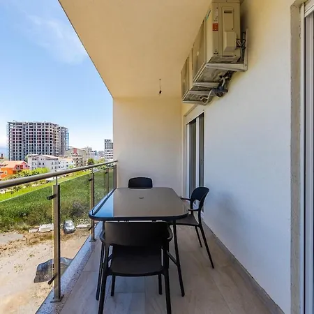 Appartement Waterfront Cozy Steps From The By Pikhost Shëngjin